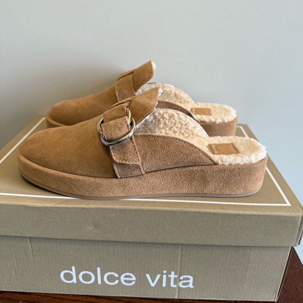 Dolce Vita‎ Astor Plush Slip On Clogs Flats Suede Faux Fur Desert Beige Size 7.5